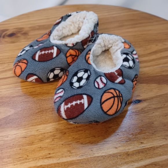 Unbranded Unisex Toddler Football/Other Sports Print Slippers Slip-On Size 4 - Picture 1 of 5